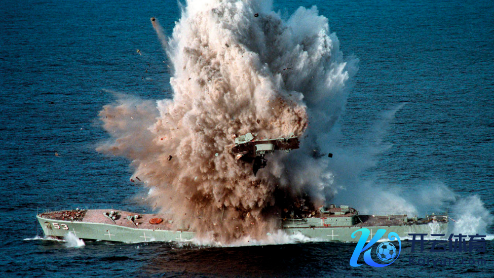 好意思军潜艇在公海击千里伊朗护卫舰违反基本交战规定，随后未实行赈济，更违反海事传统。